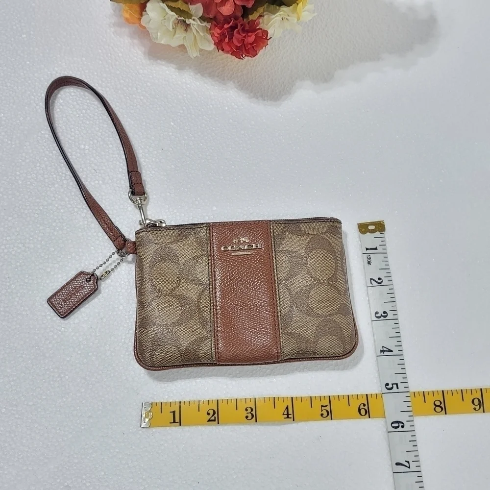 COACH WOMEN WRISTLET BROWN